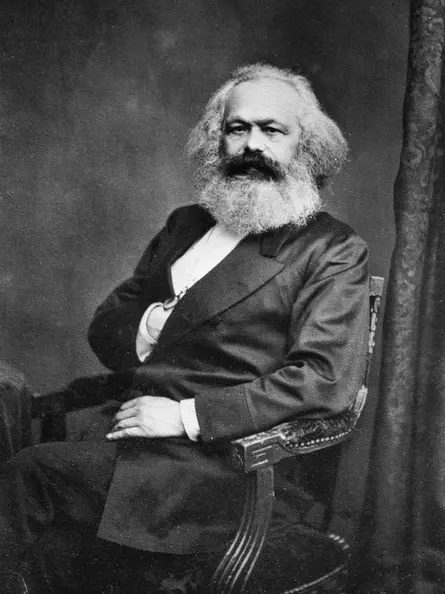Porträt von Karl Marx in Mona Lisa Pose